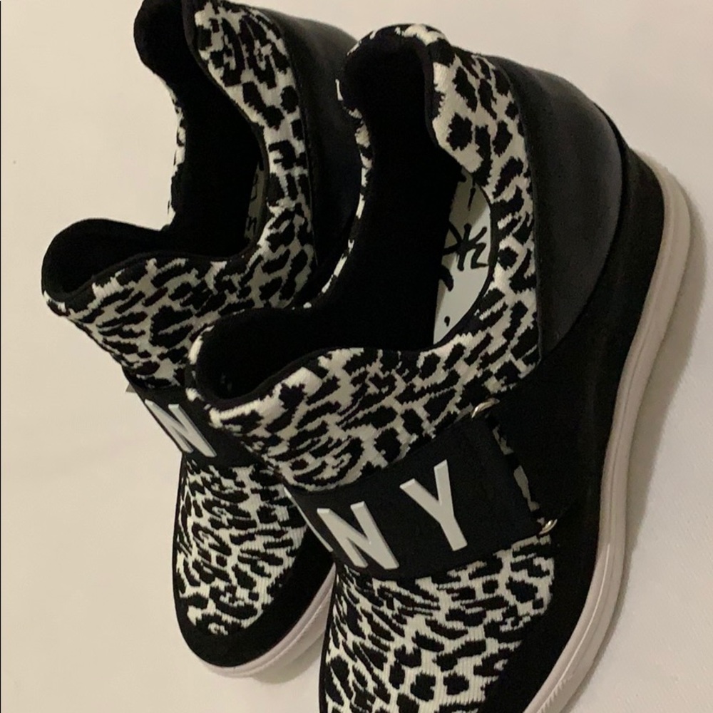 Shoes - Picture 2 of 3